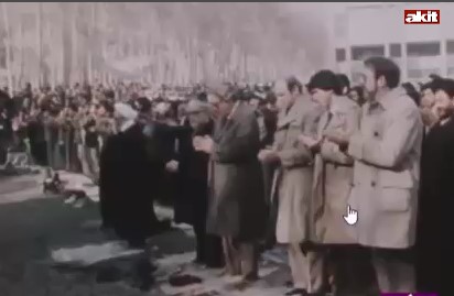 Humeyni Devrimi'nden sonra kılınan ilk cuma namazı!