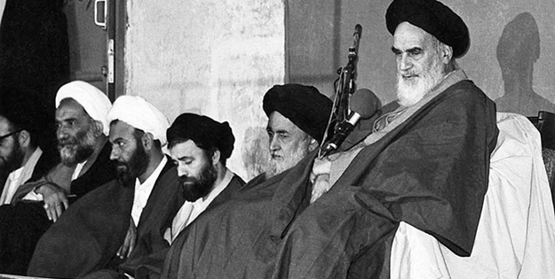 Humeyni ve Kasım Süleymani'nin cenazesinde dikkat çeken benzerlik