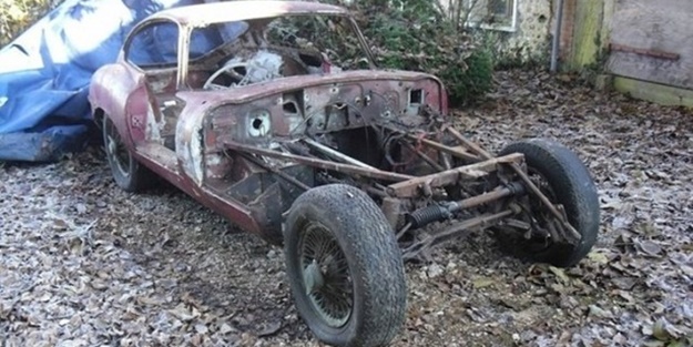 Hurda araç Jaguar'a dönüştü! - FOTO