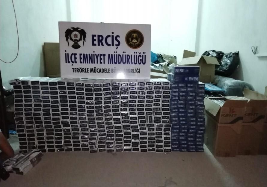 Hurda yığınlarının arasında 5 bin 450 paket kaçak sigara ele geçirildi 