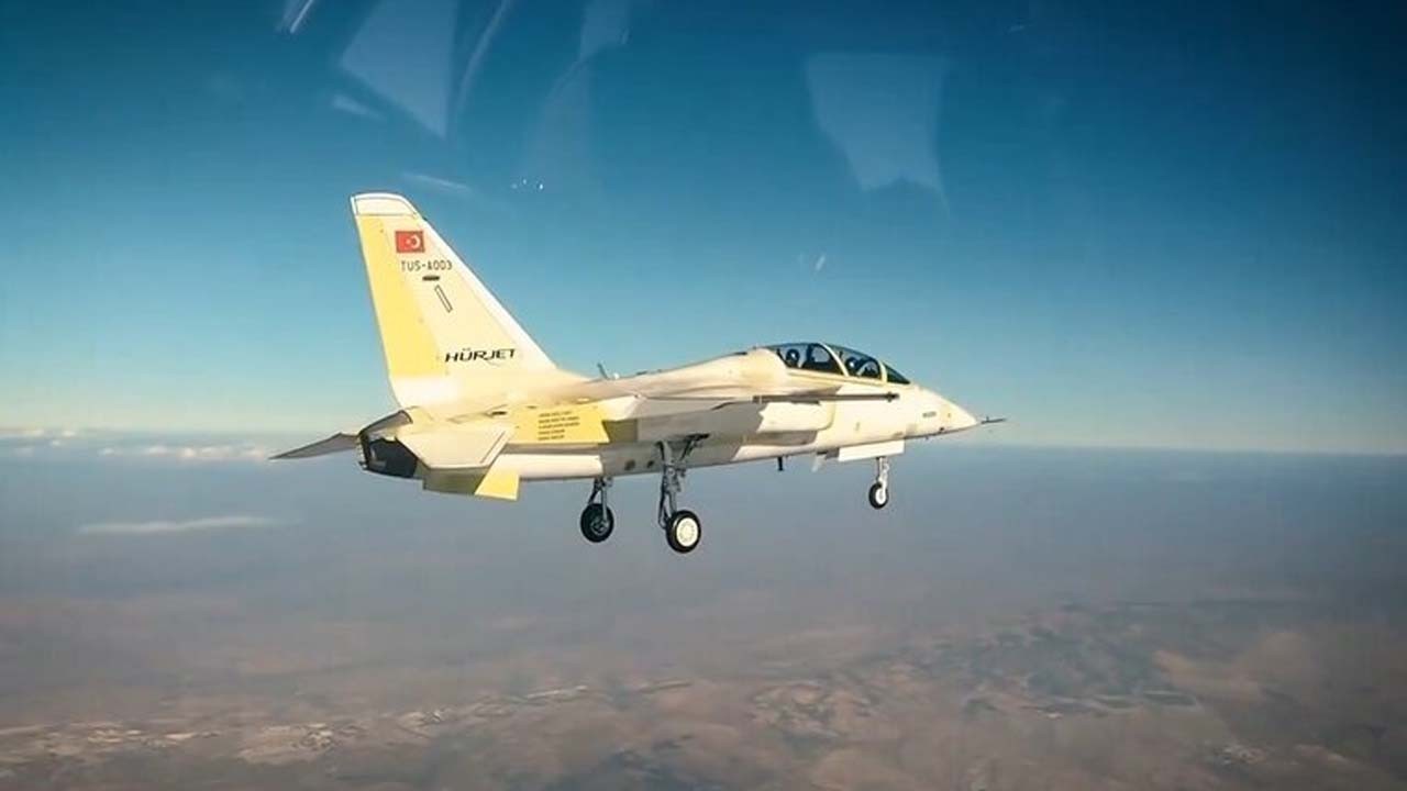 HÜRJET’in İkinci Prototipi sektörleri sarsacak: Gökyüzünde havalandı!