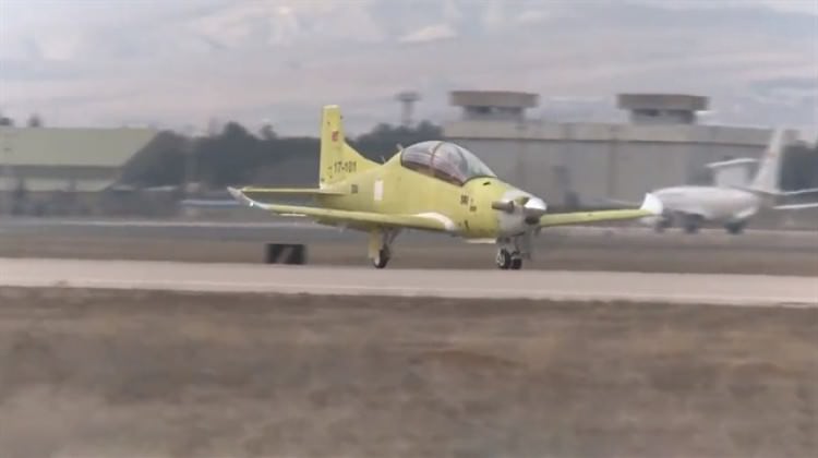 Hürkuş-B ilk uçuşunu gerçekleştirdi