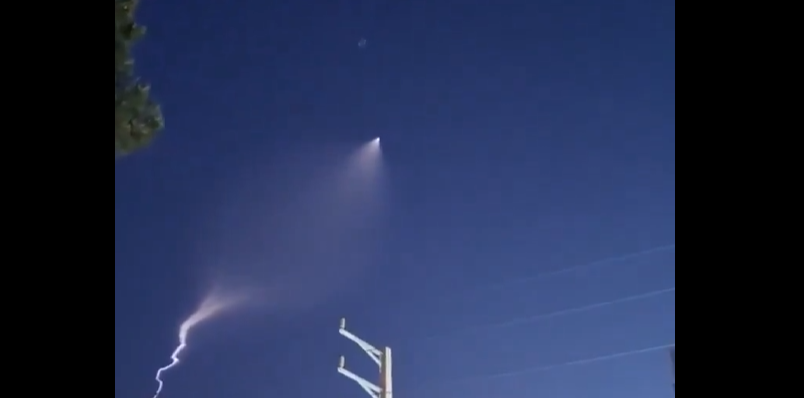 Hürremşehr füzesi Tel Aviv yolunda! İran son sistem füzesini fırlattı