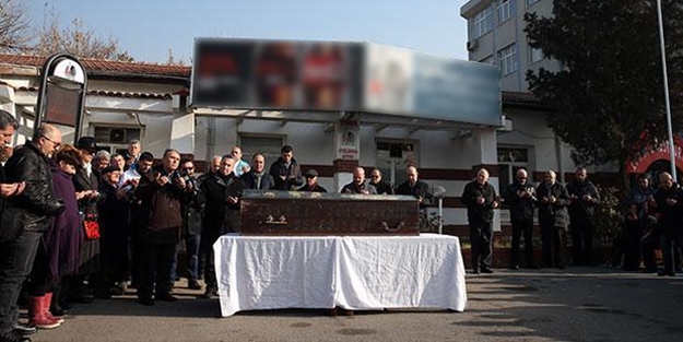 Ünlü spikerin cenazesinde dikkat çeken görüntü!