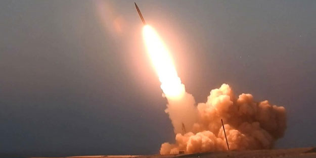 Husiler seyir füzesiyle bir gemi daha vurdu