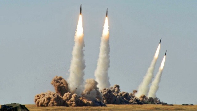 Husiler vurdu, Tel Aviv’de siren sesleri yükseldi