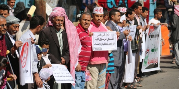 Husilere karşı 'insan zinciri'