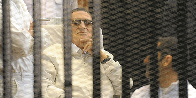 Hüsnü Mübarek yeniden cinayetten yargılanacak