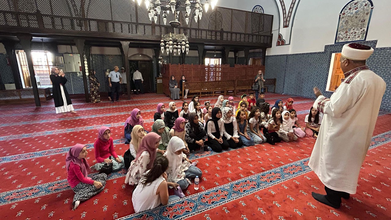 Hüsrev Paşa Camii’nde manevi yolculuk