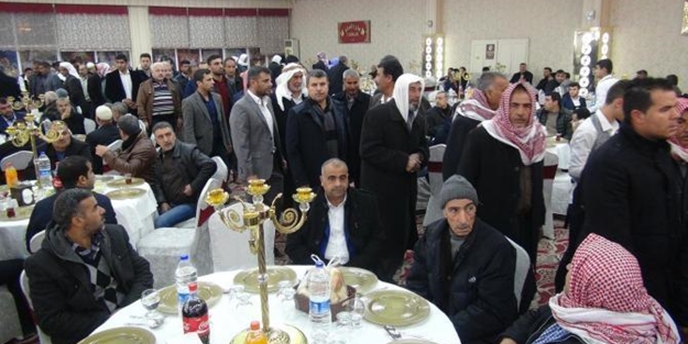 Husumetli aileler yemekte barıştı!