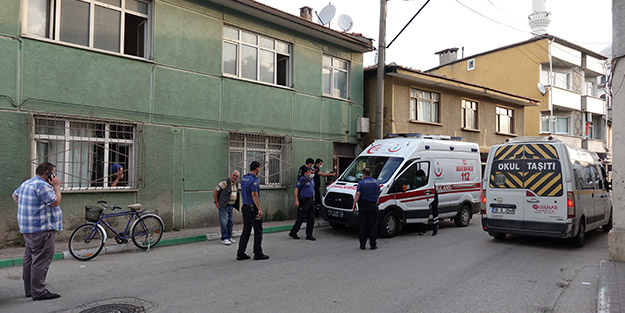 Husumetliler kavga etti yoldan geçen vatandaş hayatını kaybetti
