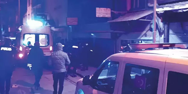 Husumetlisinden kaçarken çatıdan atladı