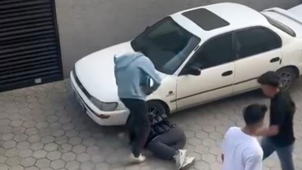 Husumetlisine öldüresiye dayak attı! O anlar kamerada