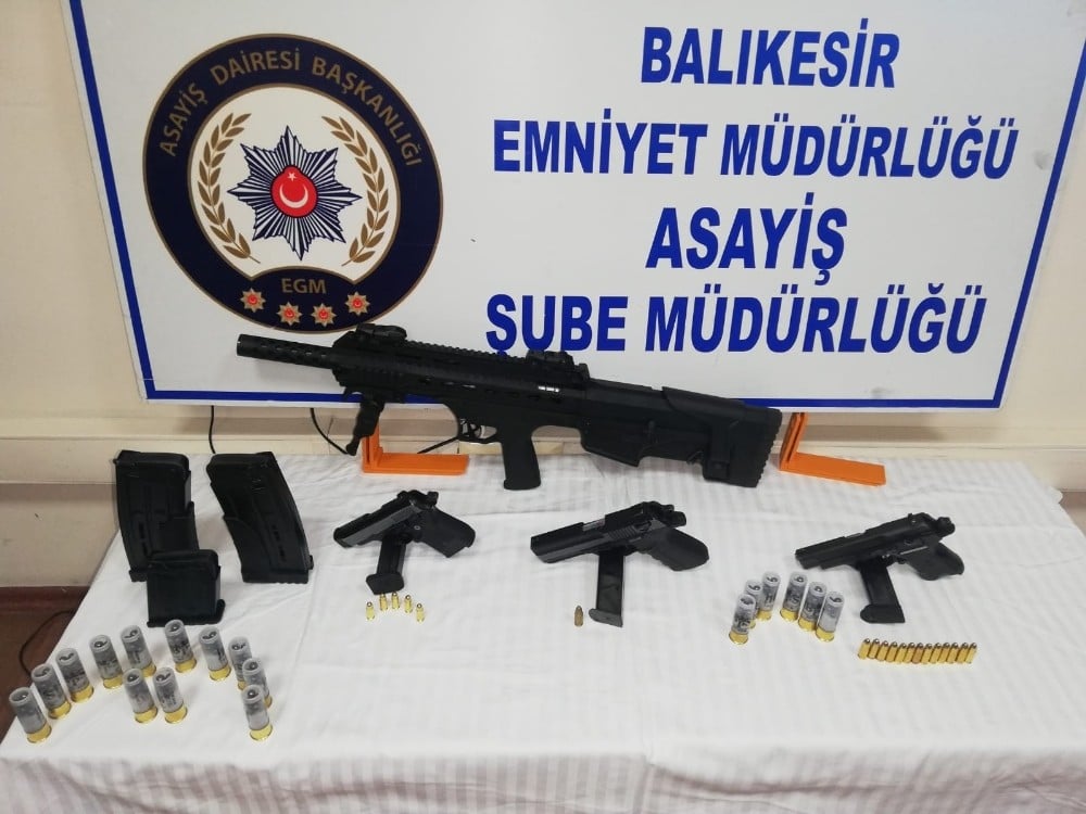 Husumetlisini taksiye binerken böyle vurdu 