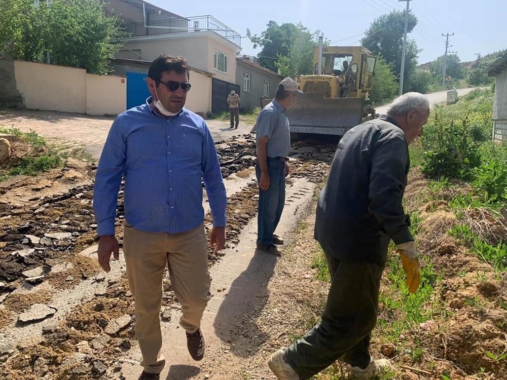 Hüyük’te yol çalışmaları 