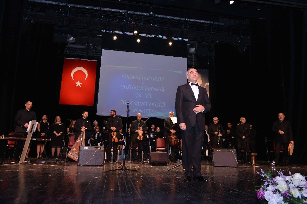 Huzurevi korosundan muhteşem konser 