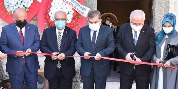 Huzurevi sakinlerinden sergi