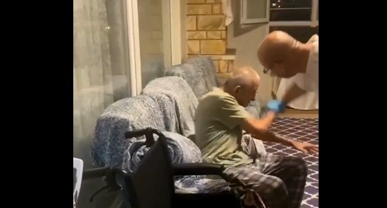 Huzurevindeki yaşlıya saldırmıştı! Bakanlıktan flaş açıklama