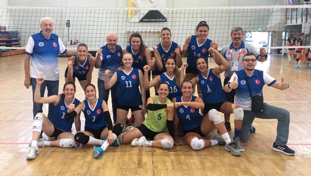 İAÜ Voleybol Kadın Takımı Avrupa’da ikinci oldu 