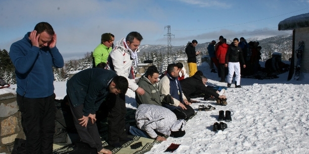 İbadet engel tanımadı