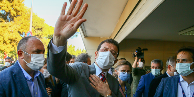 İBB Başkanı Ekrem İmamoğlu, depremzedeleri ziyaret etti