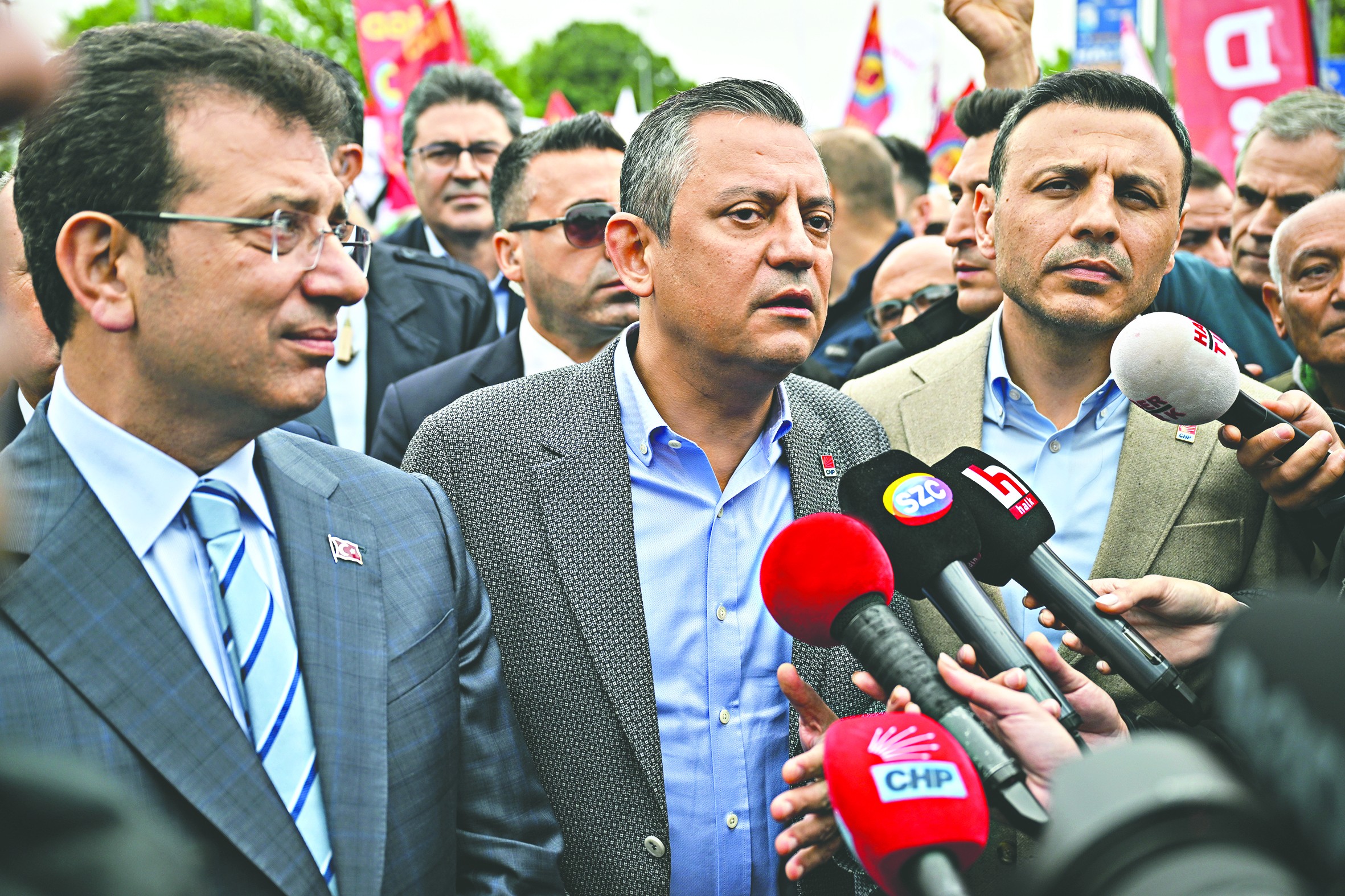 İBB Başkanı İmamoğlu, kardeşini yemek için düğmeye bastı! Ekrem hançeri Özel için çekti