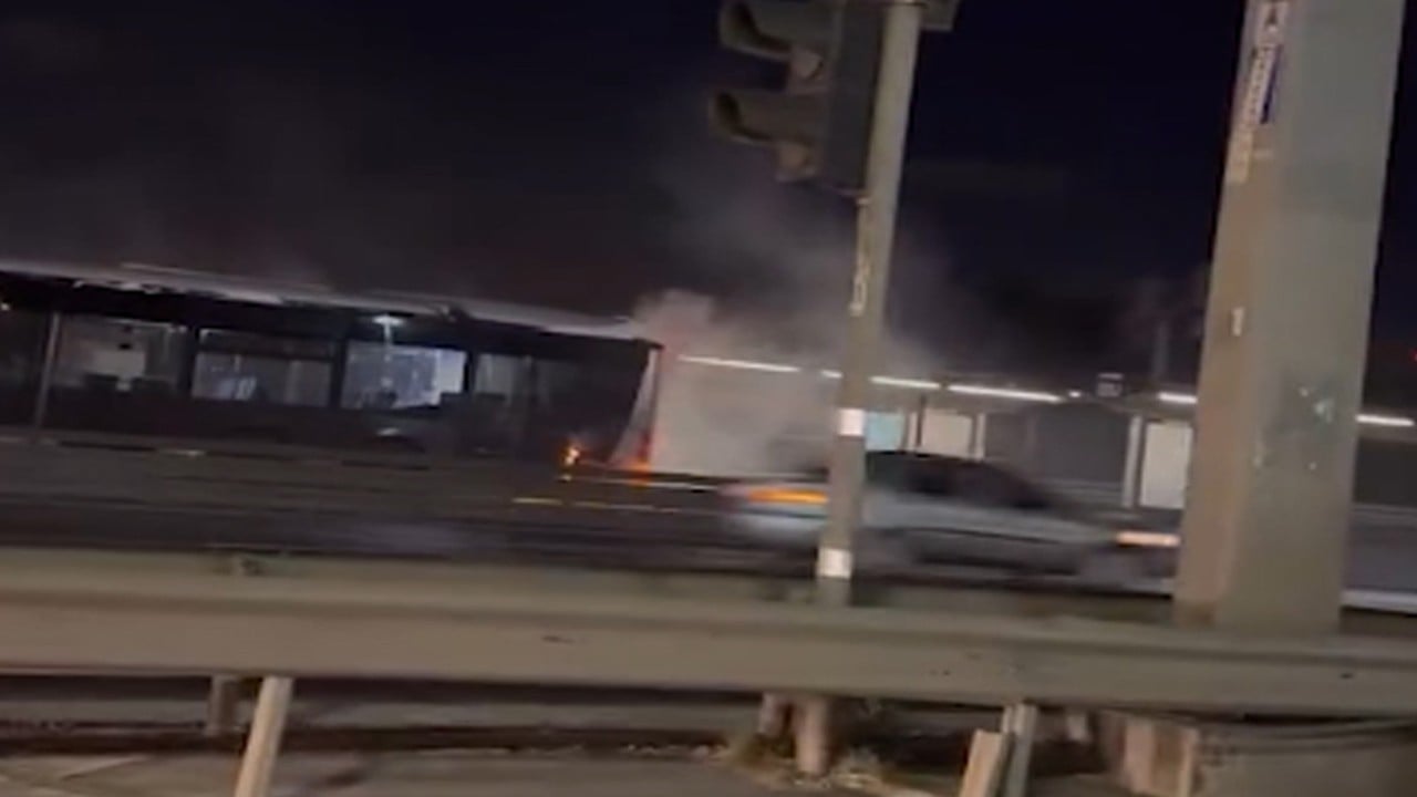 İBB geleneği bozmadı yeni yıla metrobüs yangını ile girdi