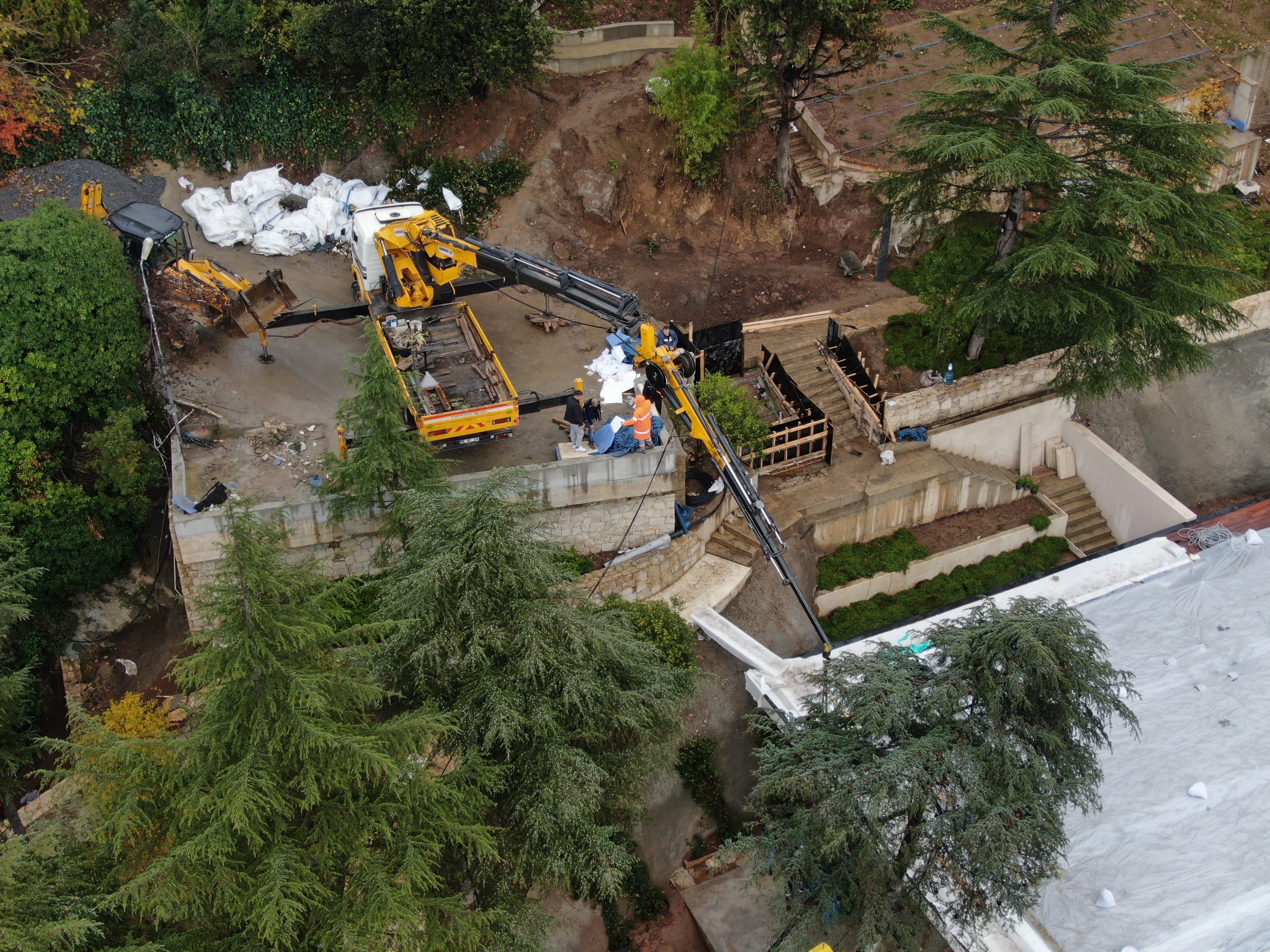 İBB göz yummuştu! Boğaz’a nazır kaçak villadan yeni görüntüler