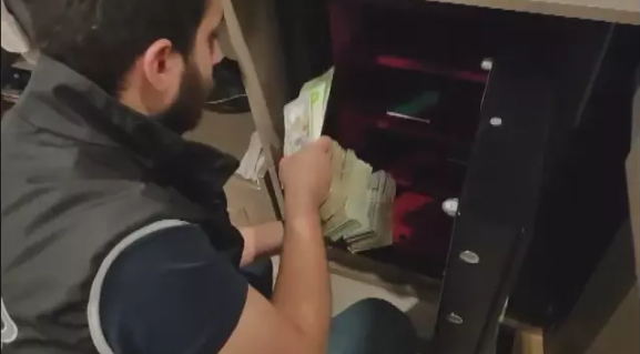 İBB operasyonunda son durum! Kasadan balya balya dolar çıktı