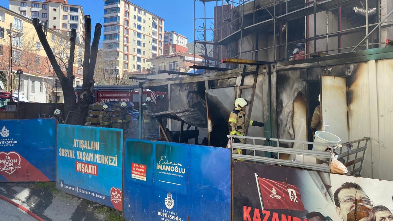İBB şantiyesinde yangın: İş&ccedil;iler canını zor kurtardı