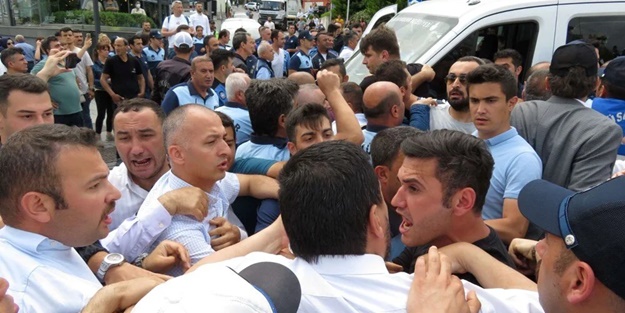 İBB ve Üsküdar zabıtası arasında gerginlik! Üsküdar Belediyesi: Biber gazıyla saldırdılar