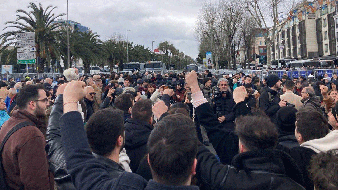 İBB'den çalışanlara skandal talimat: Protestolara katılanlar izni kapar