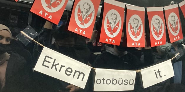 İBB'nin 23 Nisan süslemeleri dalga konusu oldu: Ekrem otobüsü it