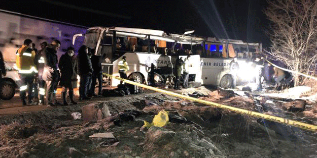 İBB'nin yolcu otobüsü devrildi! Ölüler ve yaralılar var
