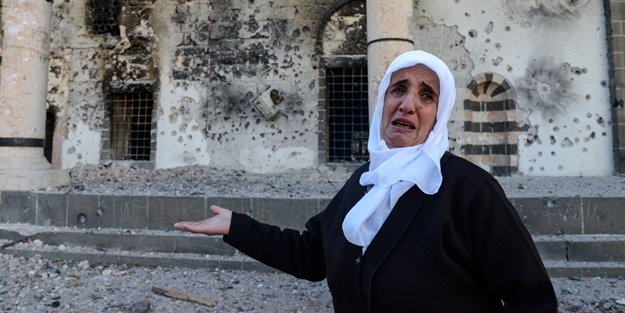 İBLİS'İN İTLERİ