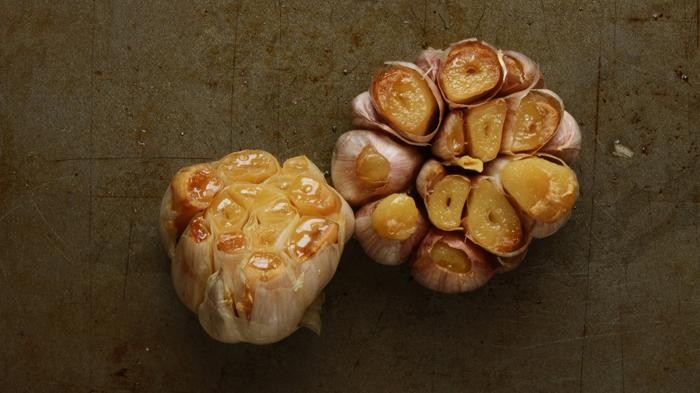 İbn-i Sina önerdi: Sarımsak böyle tüketilirse ömrü uzatıyor! Tek yapmanız gereken…