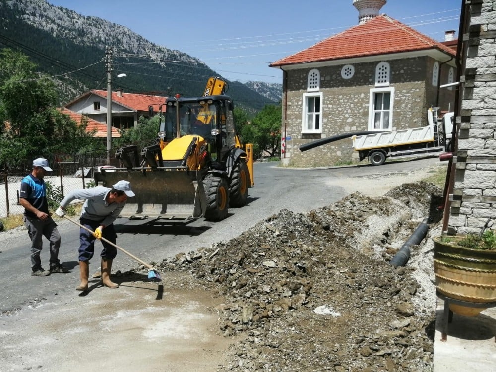 İbradı Ormana’da meskenler kanalizasyona bağlanıyor 
