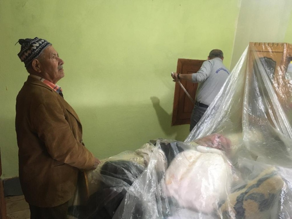 İbradı ve Akseki’de 10 yaşlı bireyin evine bakım yapıldı 