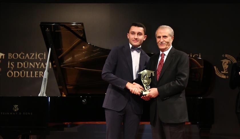 İbrahim Çeçen’e ‘Hayat Boyu Başarı Ödülü’