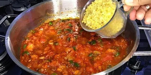 İbrahim Saraçoğlu da tavsiye etmişti; Bulgur pilavına lezzet katıyor!