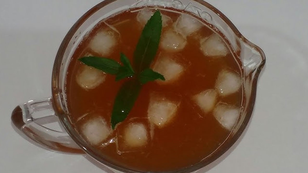 İbrahim Saraçoğlu ısrarla öneriyor! Elma sirkesini Saça sirke dökmek iyi mi kötü mü?