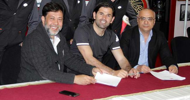 İbrahim Üzülmez imzayı attı!