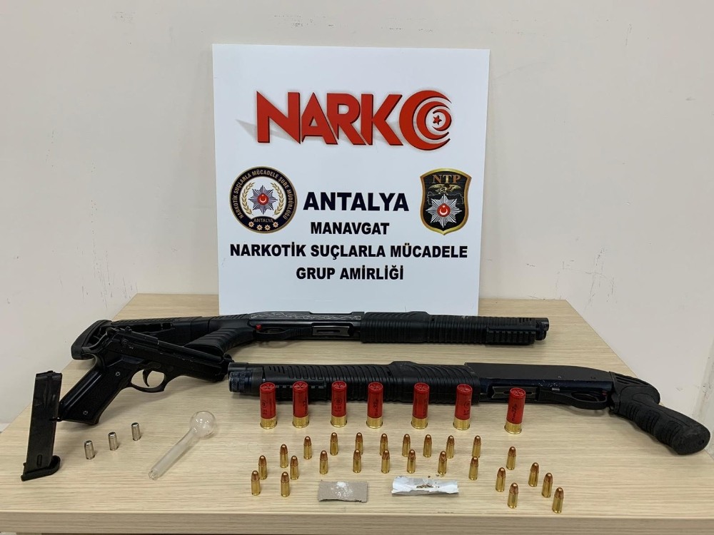 İç çamaşırında uyuşturucuyla yakalandı 
