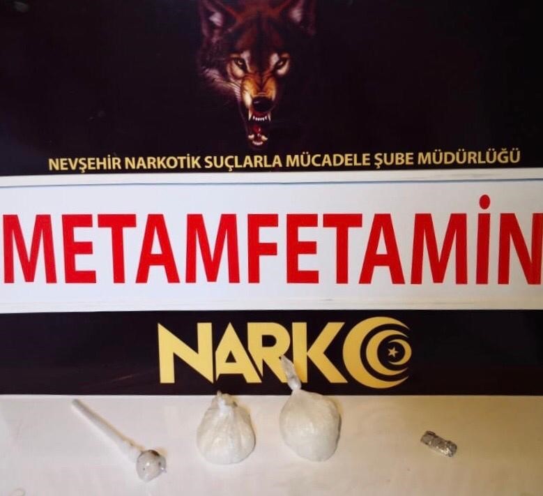 İç çamaşırının içine uyuşturucu saklayan şüpheli tutuklandı 