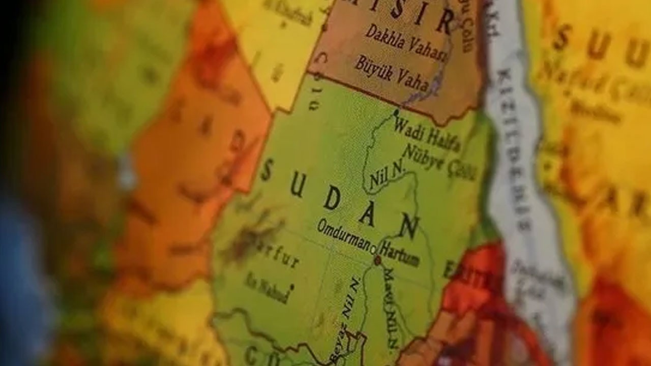 İç savaşın sürdüğü Sudan'da bazı bakanlıklarda değişiklik yapıldı