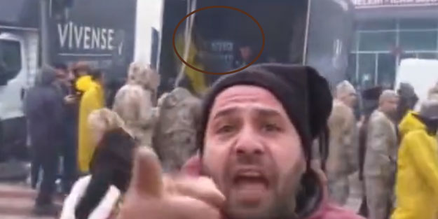 İçecek suyumuz yok derken arkasındaki tırdan su dağıtıldı