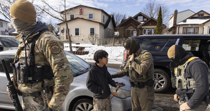 ICE’ta yapay zeka fiyaskosu: Eğitimsiz memurlar sahaya sürüldü