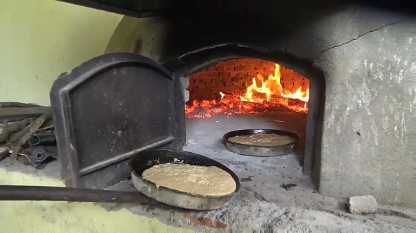 İçinde yok yok! Artık ekmeğin de iyisini ayılar yiyor