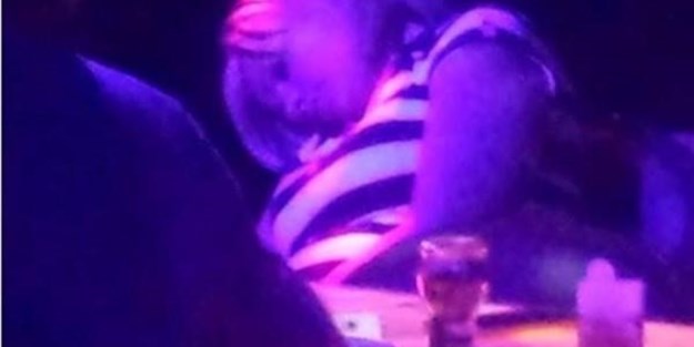 İçip içip tuvalette sızan Bakan Yardımcısı görevden alındı