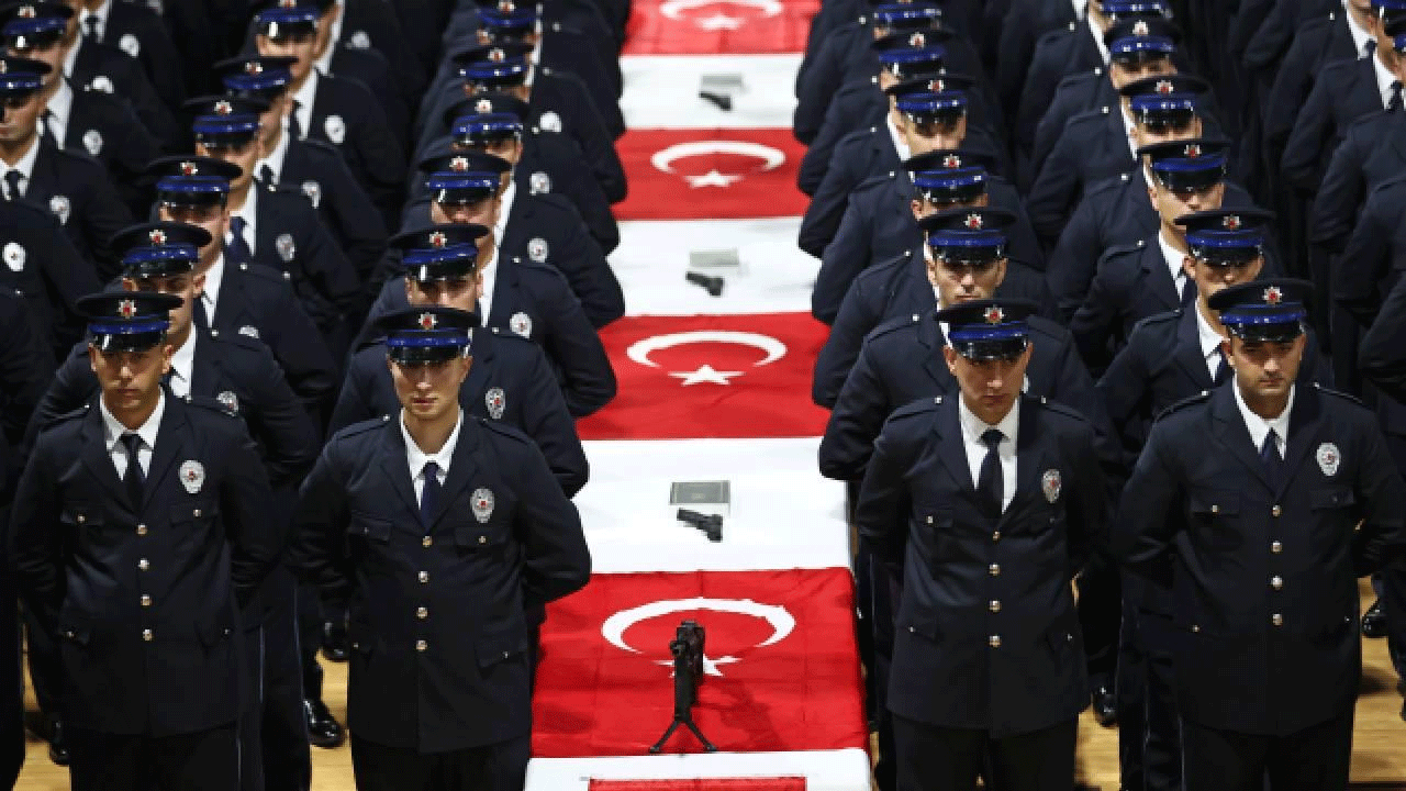 İçişleri Bakanı müjdeyi verdi: 12 bin polis alınacak